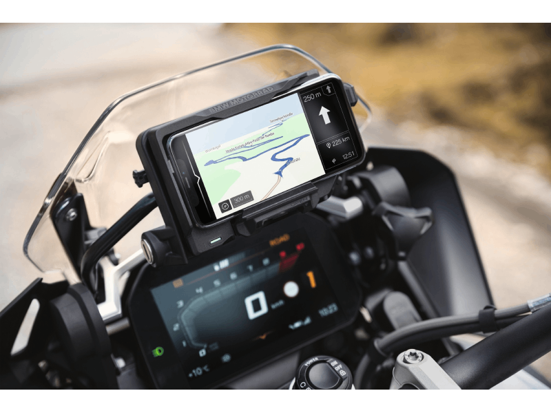 BMW Motorrad Connected Cradle : the best phone mount for your R1250GS ? 