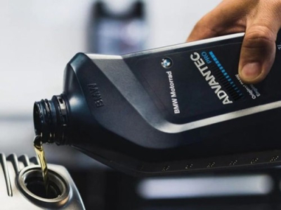 The different BMW motorcycle oils: which oil to choose and when to change it