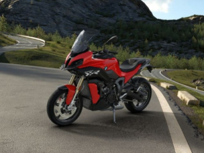The BMW S1000XR: the versatile sports crossover for urban adventurers