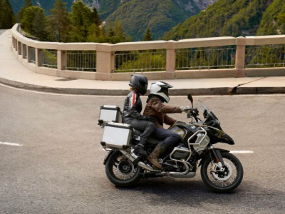 Vario cases or Aluminum cases: which one to choose for your BMW R1250GS?